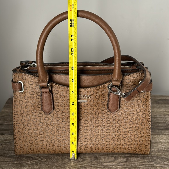 Guess brown purse with crossbody cord - Picture 8 of 8